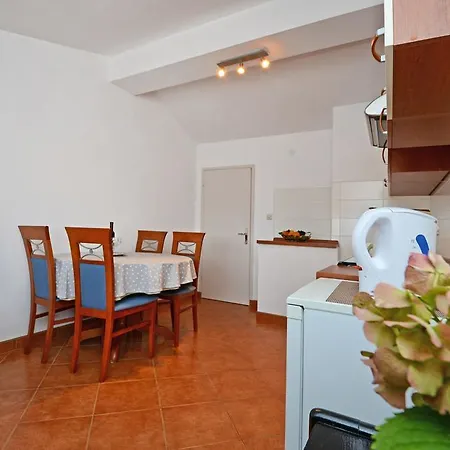 Lili Apartment *